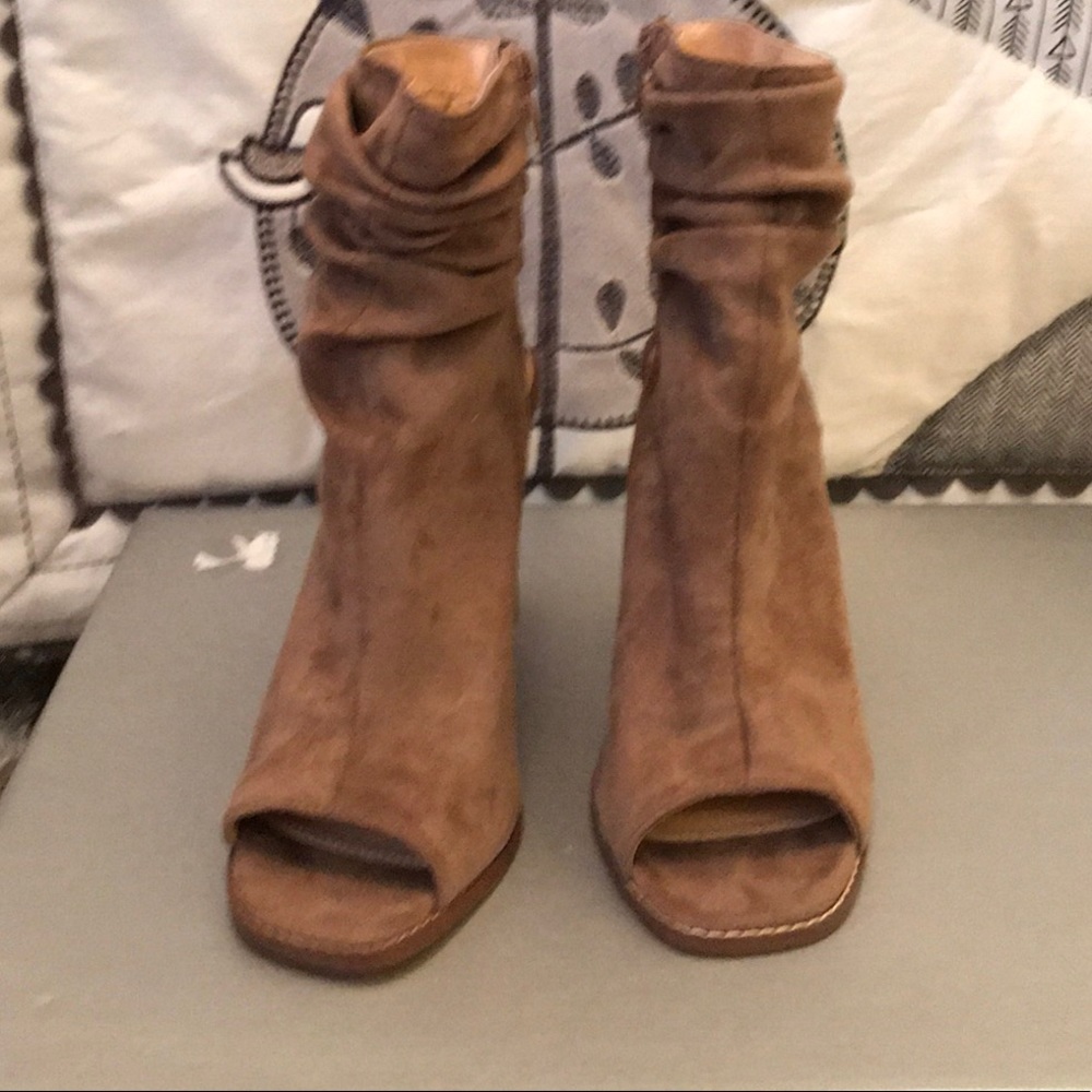 Lulus Open toe Booties - Picture 2 of 3